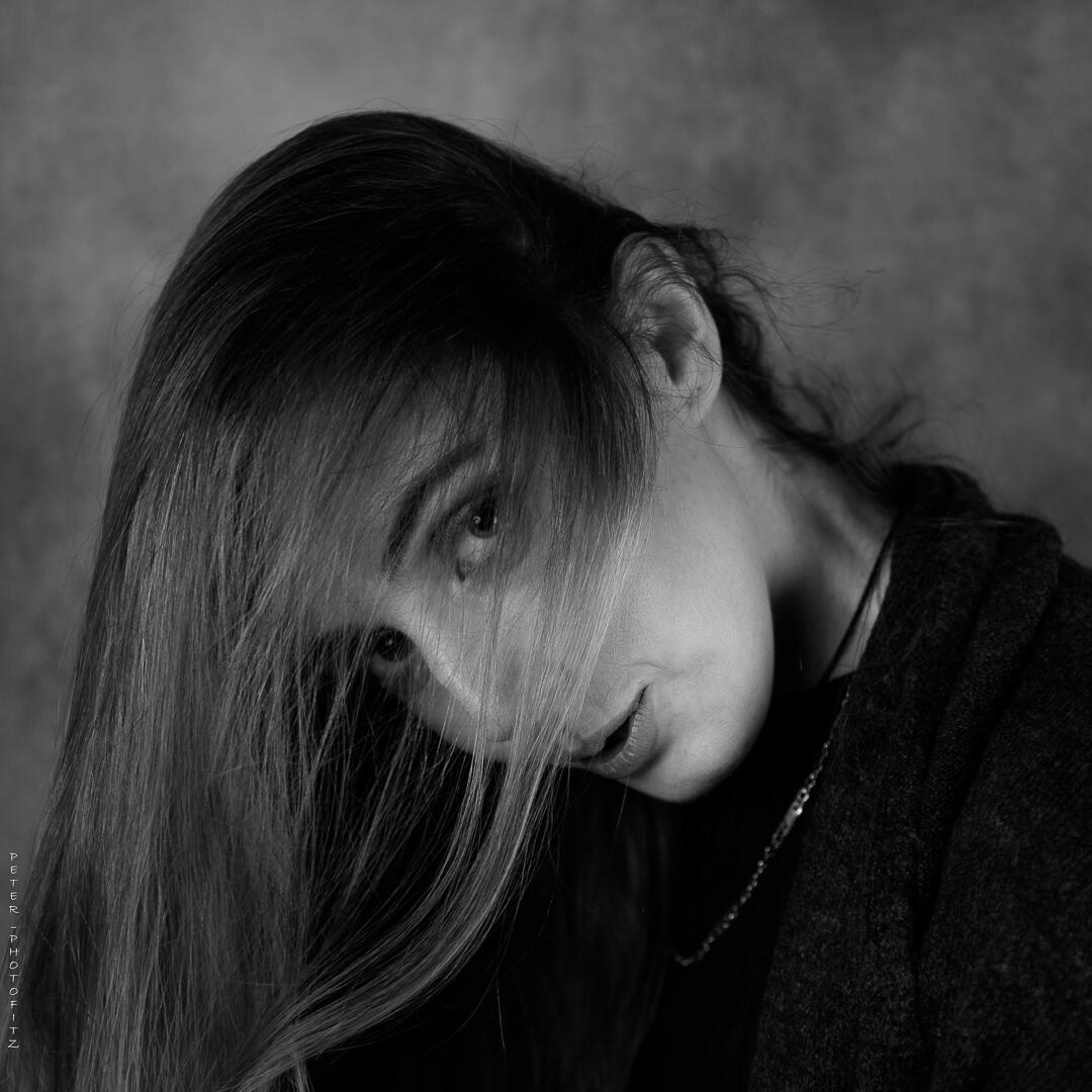 Portrait shoot with Stefania in studio.